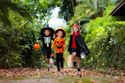 kids trick-or-treating